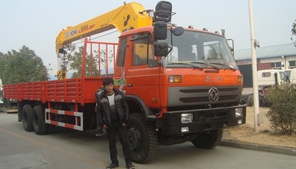 樂東黎族自治縣東風后雙橋隨車吊采購指南與湖北五環(huán)專汽特種設(shè)備高清圖解析